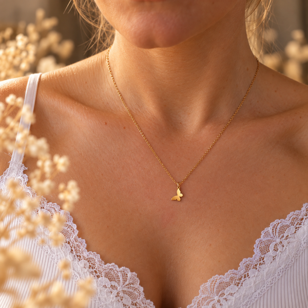 Schmetterlingskette Gold – Zarte Edelstahlkette mit Anhänger