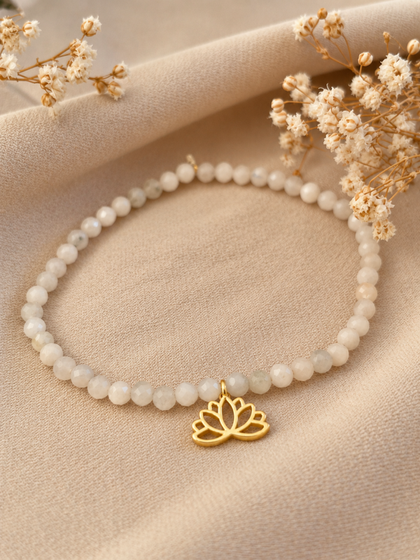 Regenbogenmondstein Armband – Goldene Lotusblüte