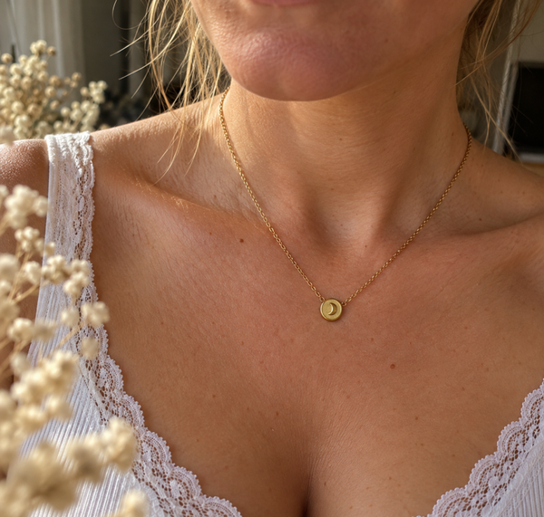 Halbmond Kette Gold – Vergoldete Edelstahlkette mit Mondanhänger