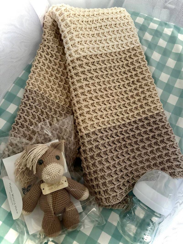 Crochet blanket - bassinet size