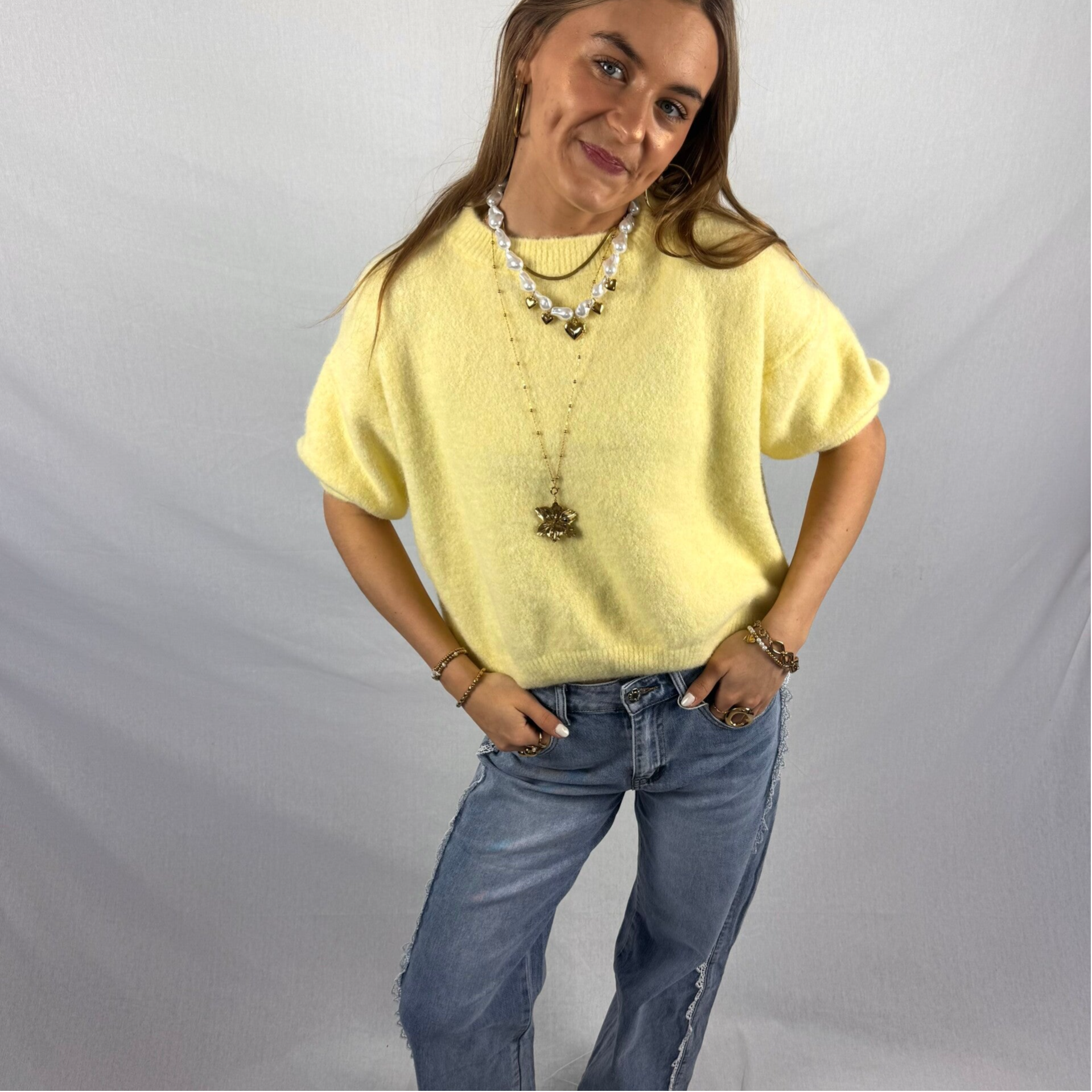 Evelyn (short-sleeve) Sweater Butter Yellow