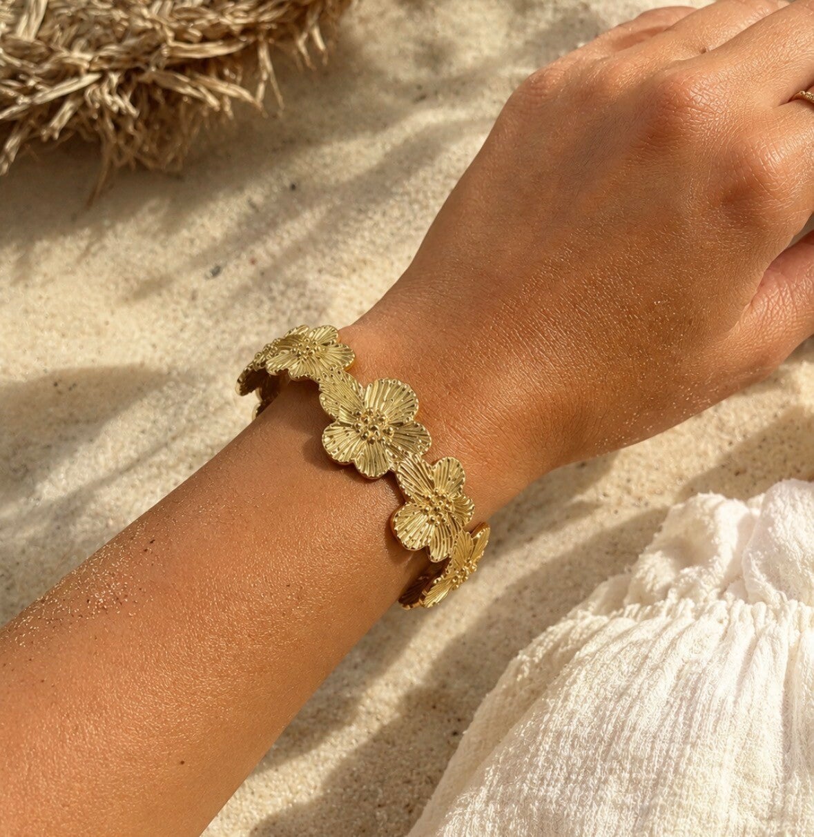 Tropical Flower Bangle Gold