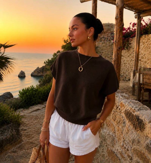 Lynn Top Brown
