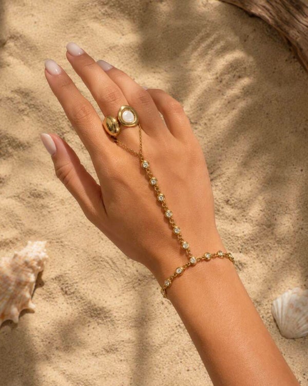 Royal Hand Chain Gold