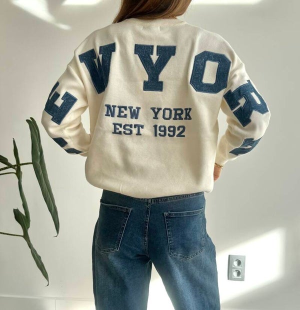 New York Sweater Jeans & White