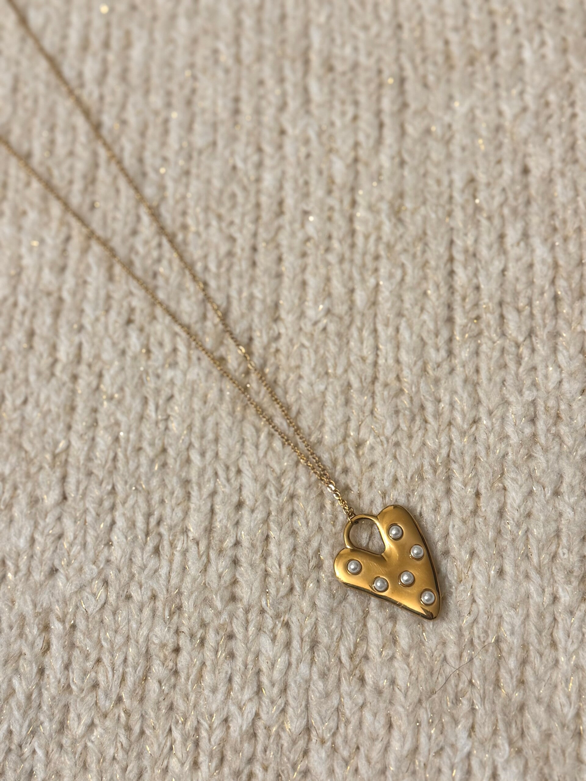 Long Paradise Heart Necklace Gold