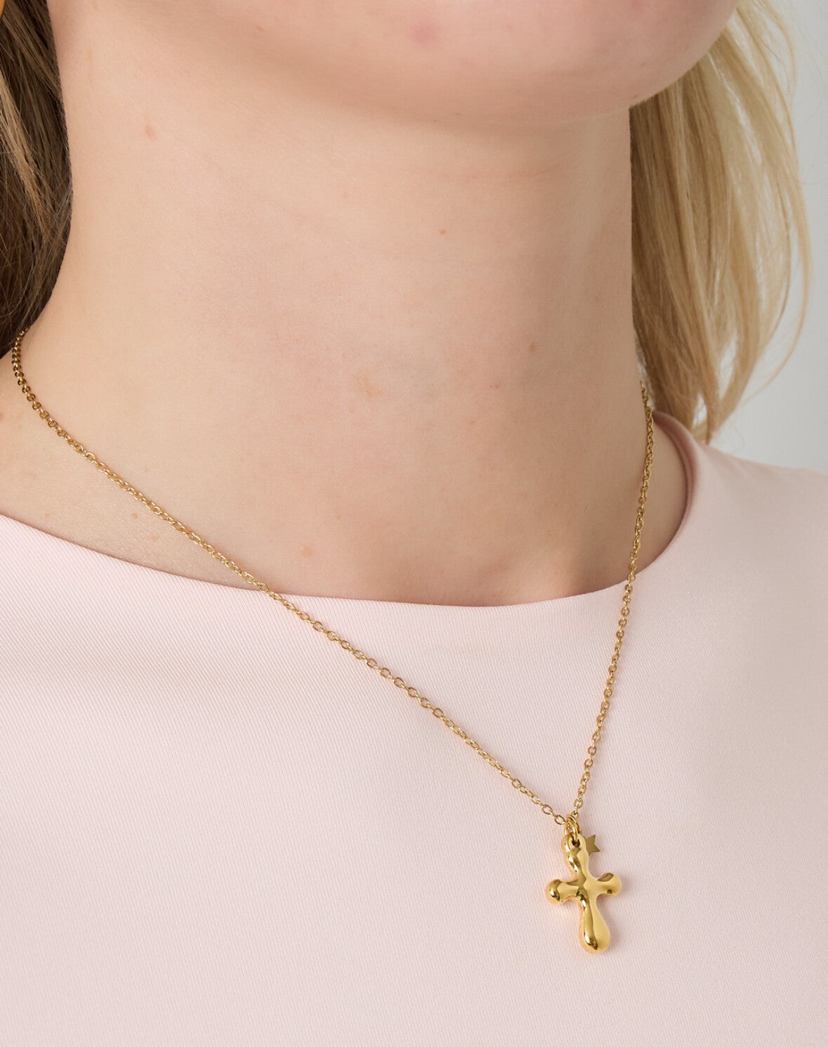 Cross Necklace Gold