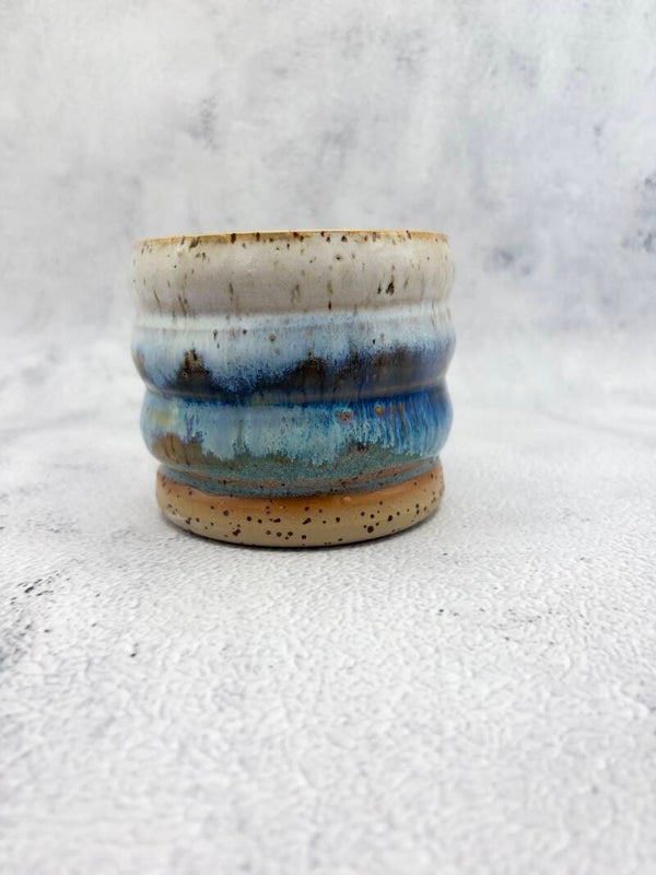 „Ocean Mist” - gesprenkelter Wellenbecher