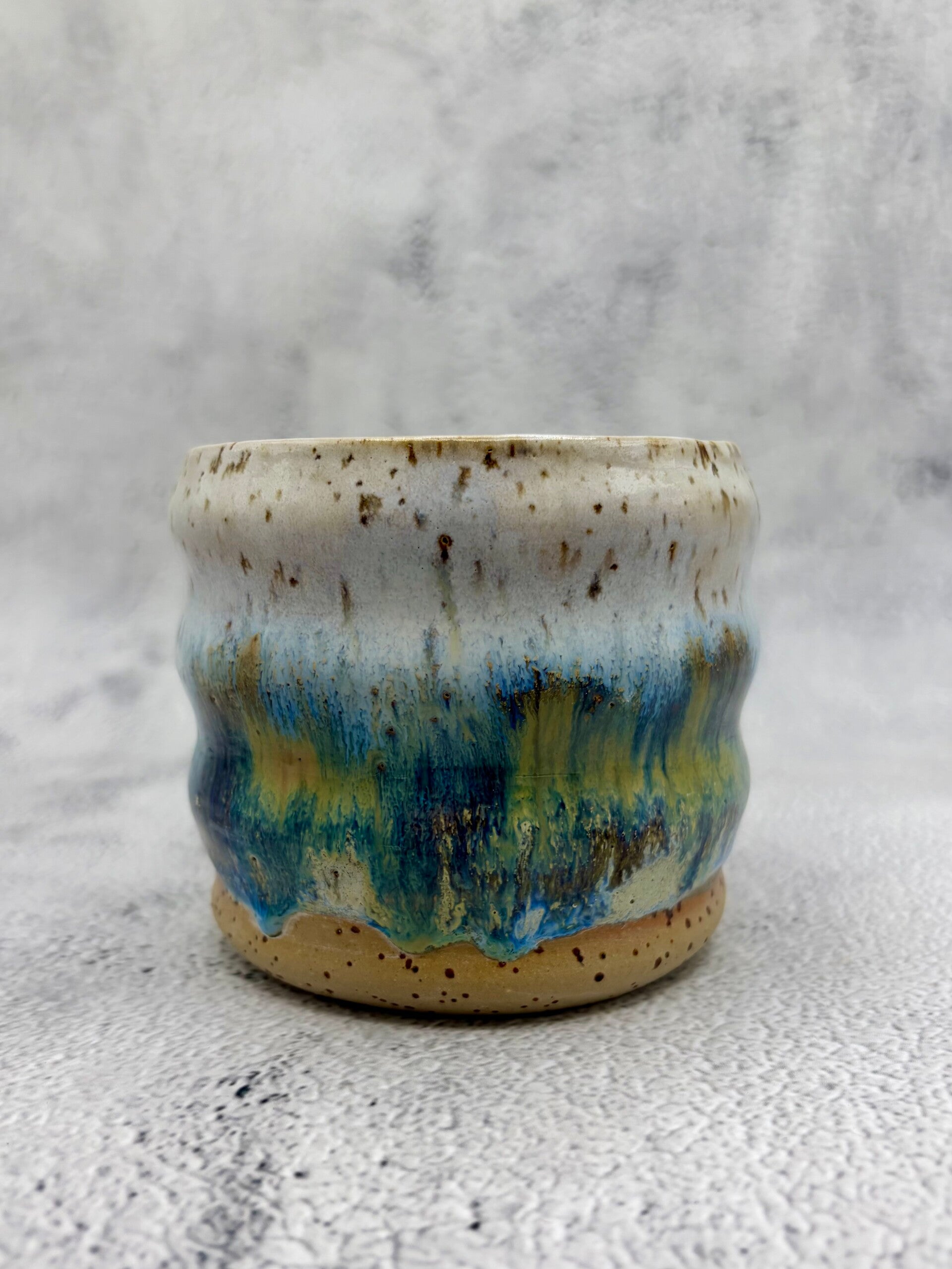 „Ocean Forest” - gesprenkelter Wellenbecher