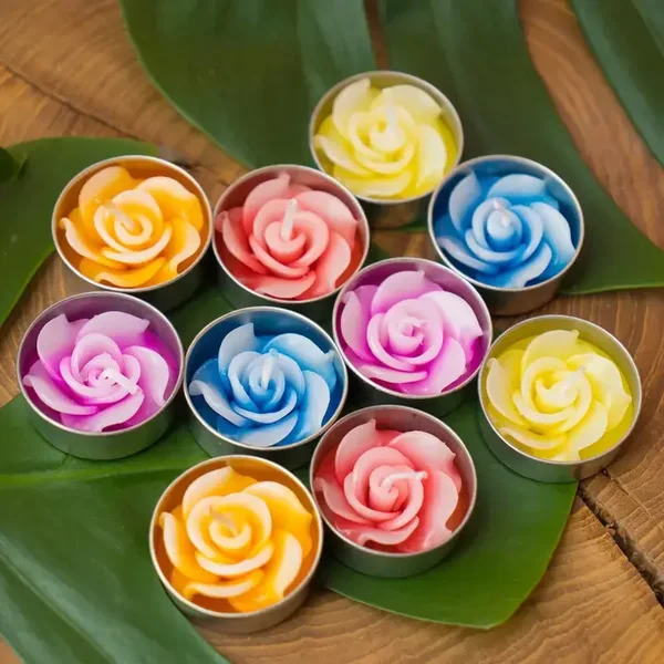 Förpackning med 10 rosformade värmeljus