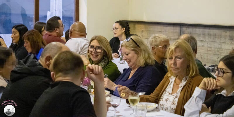 ambiance-et-repas-102-standard-ztrt3k.jpg