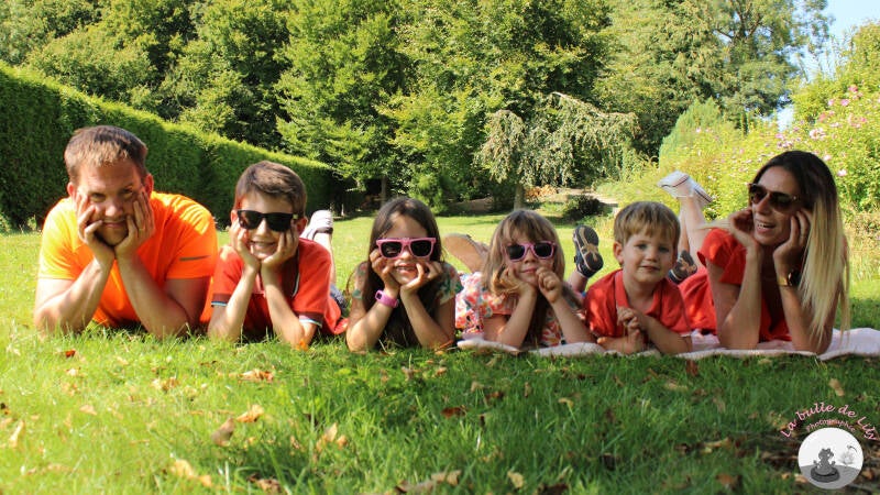 famille-compl-te-1-standard-nj3dq5.jpg