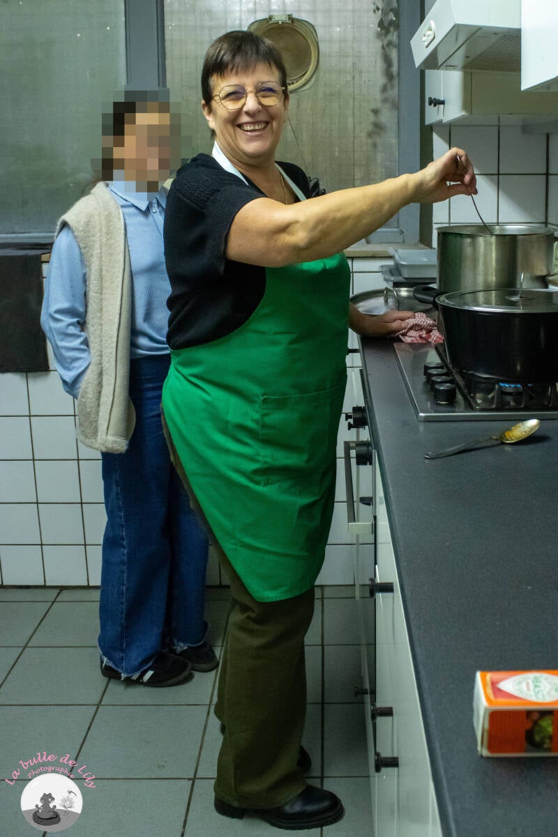 les-petites-mains-22-standard-xbghtj.jpg