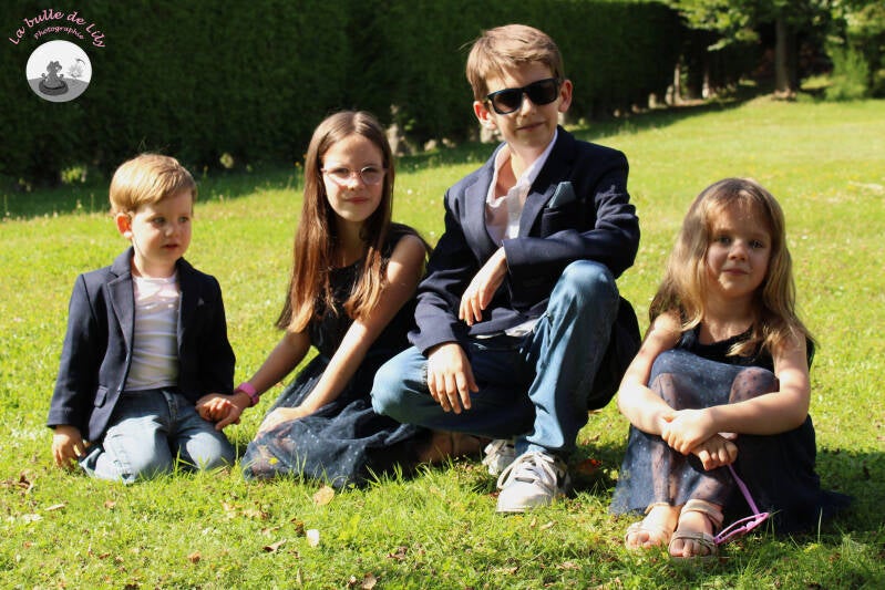 tous-les-enfants-3-standard-qnzm9a.jpg