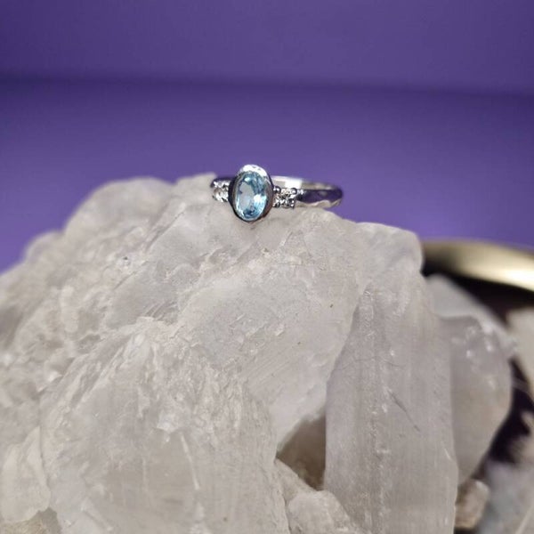 Ring Blauwe Topaas en Witte topaas nr. 110