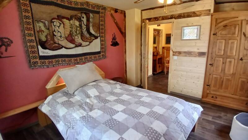 2. Schlafzimmer mit 1,40m breites Bett