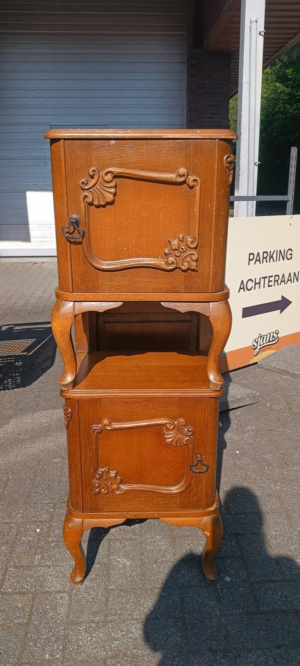 Set nachtkastjes 4 .. 46x33x65,5