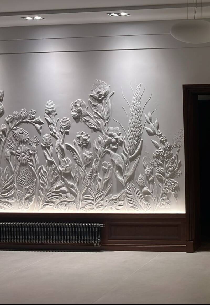 Płaskorzeźba ścienna z tynków mineralnych