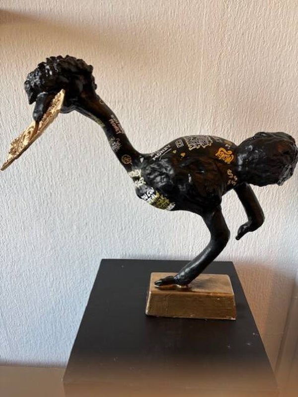 Ostrich 'Rich by Money' - Monique de Kruijk