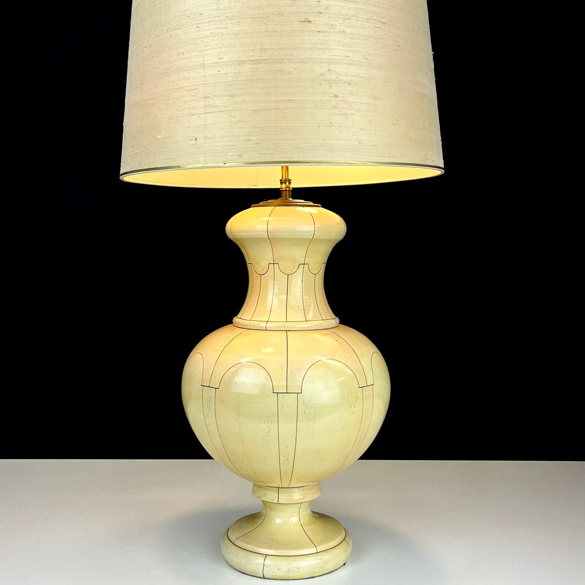 Jean Roger Paris - Ivory Pattern - Table Lamp