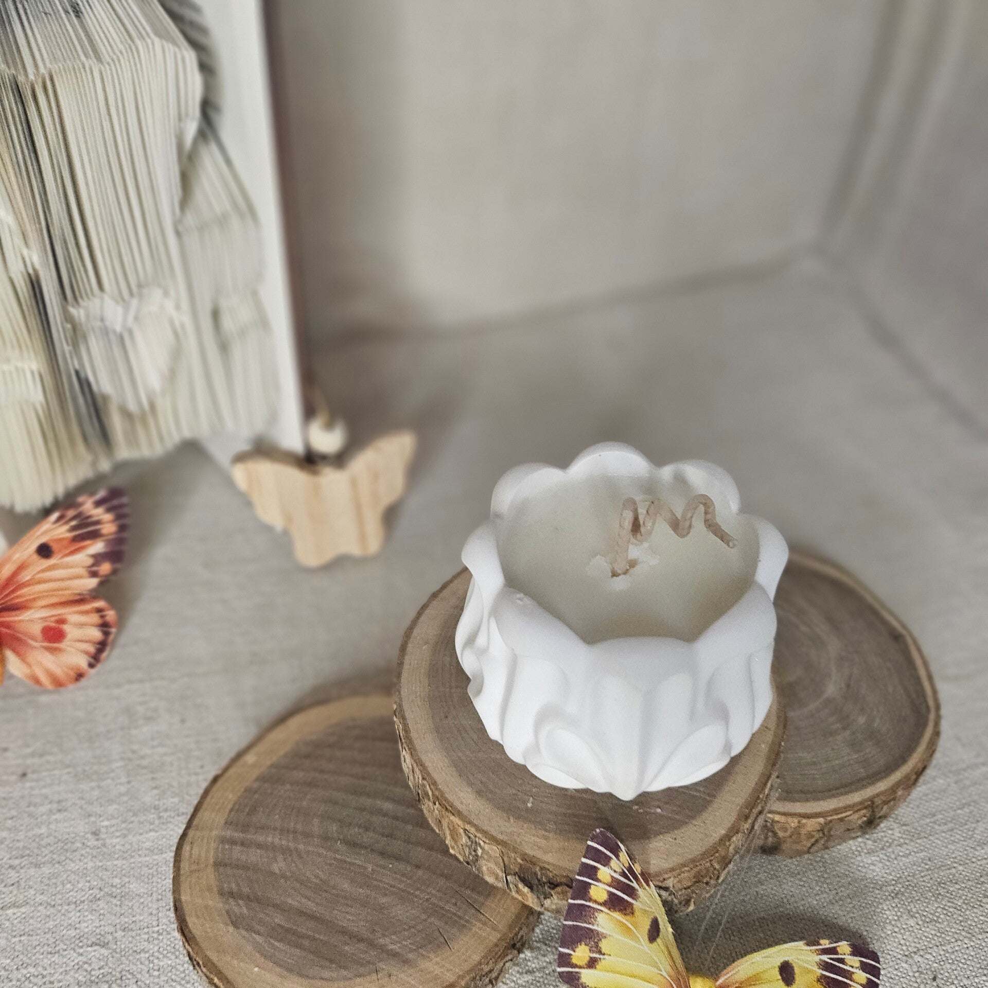 Bougie petit pot fleur " Bois de santal"