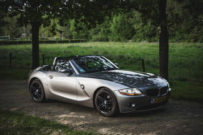 bmw-z4-3-0i_10-standard.jpg