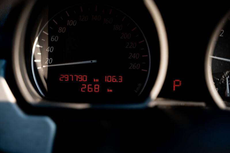 bmw-z4-3-0i_23-standard.jpg