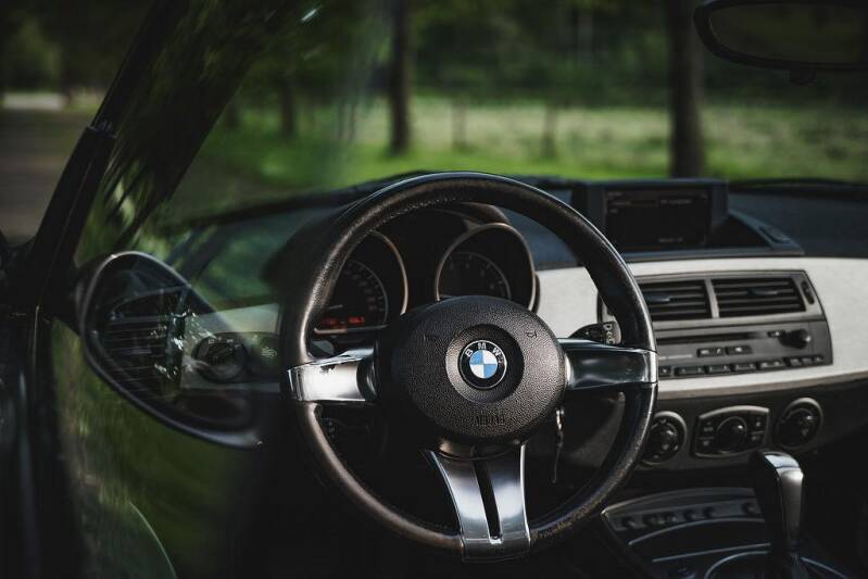 bmw-z4-3-0i_5-standard.jpg