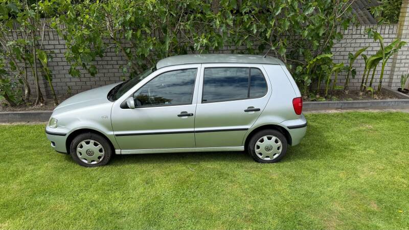 vw-polo-1-4l-11-standard.jpg
