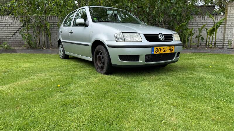 vw-polo-1-4l-19-standard.jpg