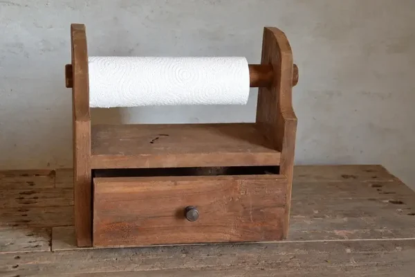 Houten keukenrolhouder met lade