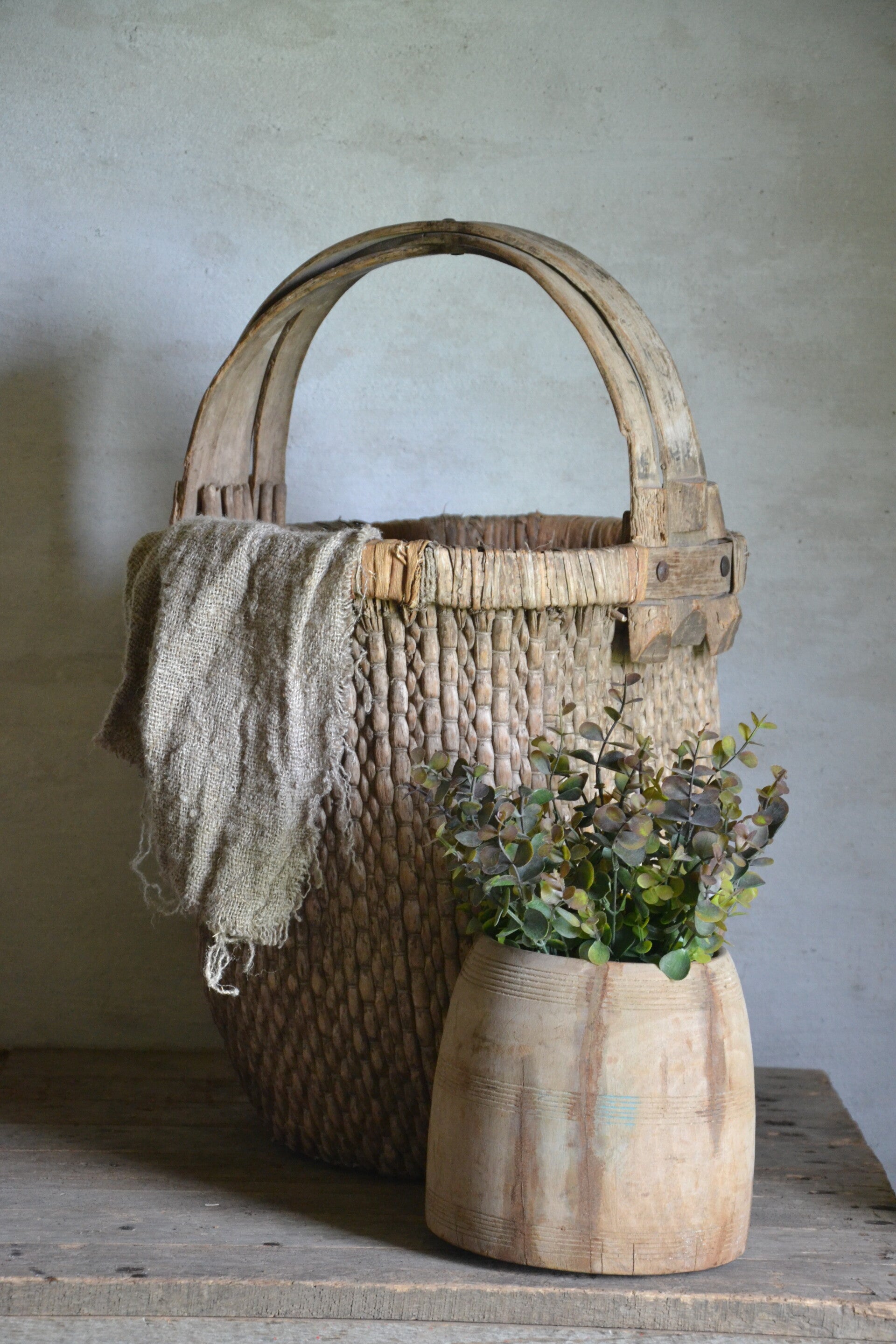 Oude authentieke rieten Wicker mand