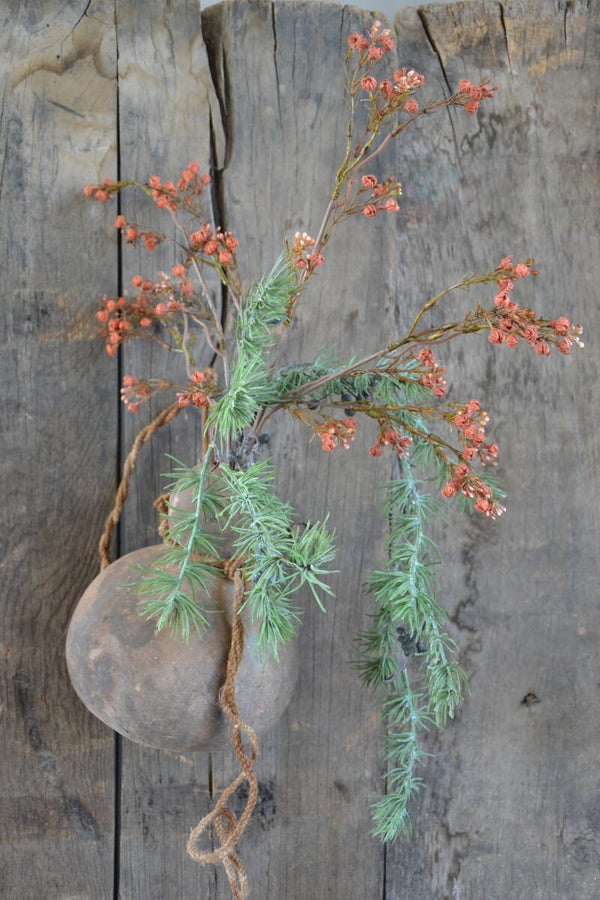 Oude houten pot met touw