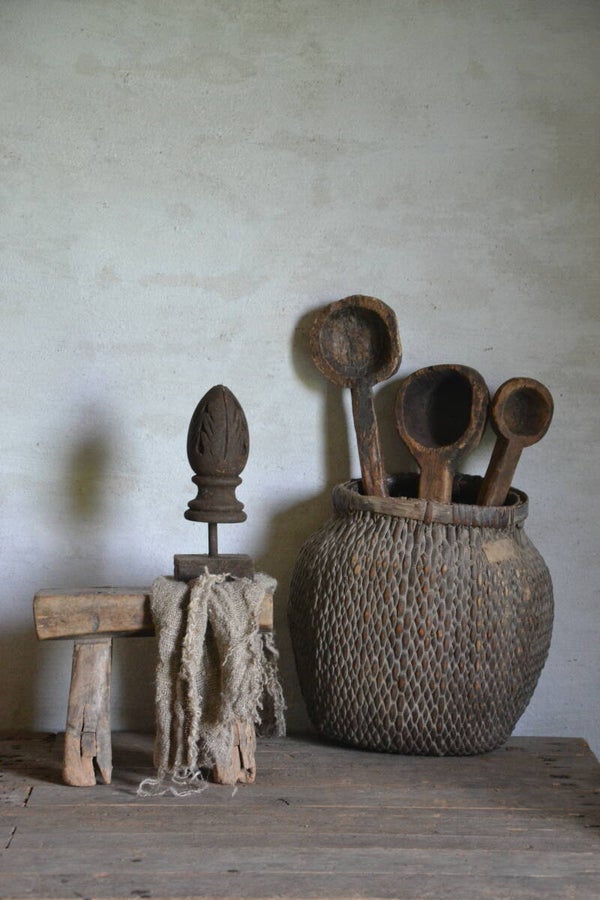 Decoratief ornament op voet