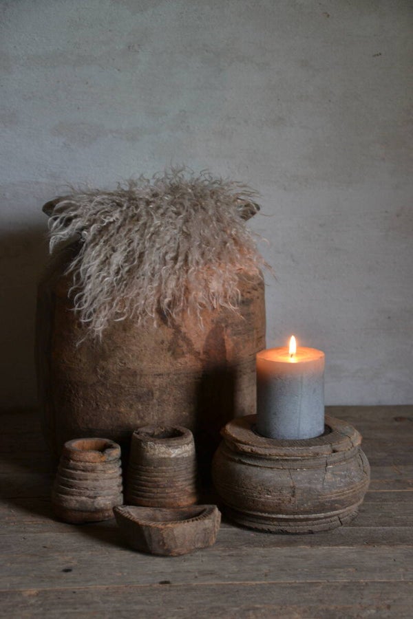 Houten kandelaar van een oud ornament