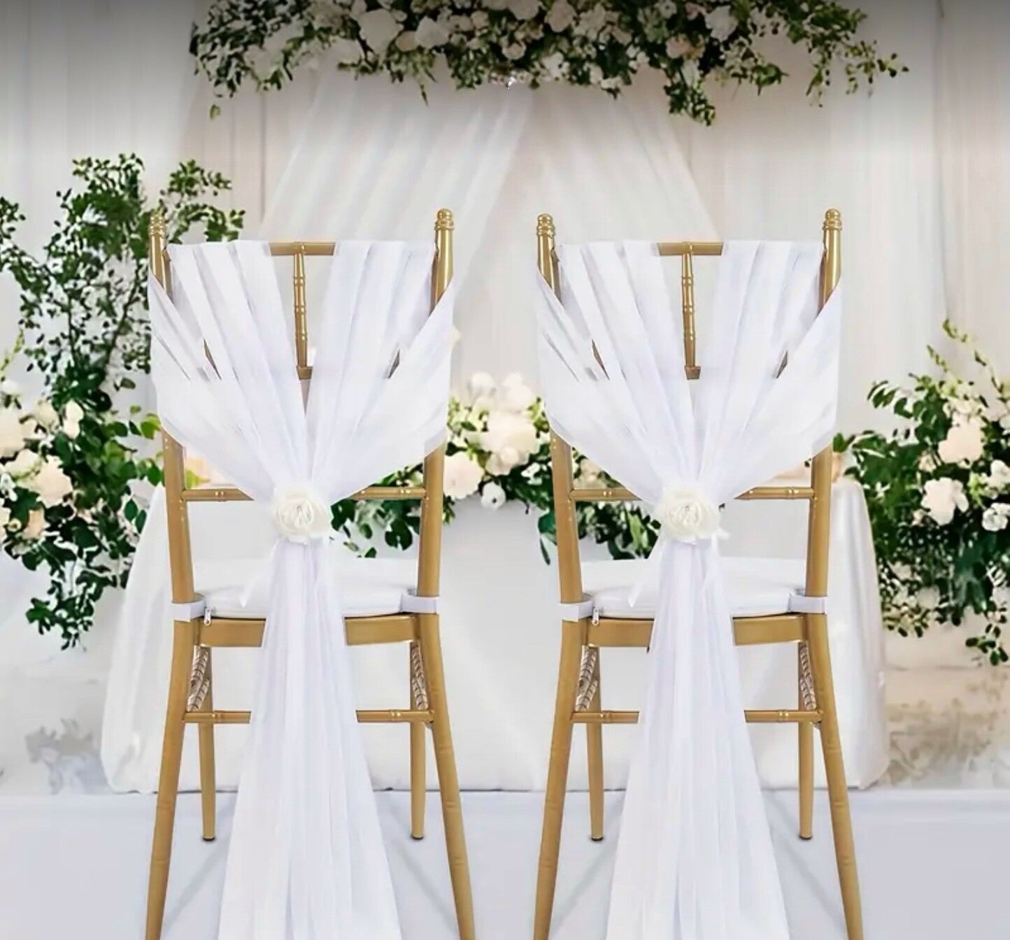 Noeud en mousseline blanc