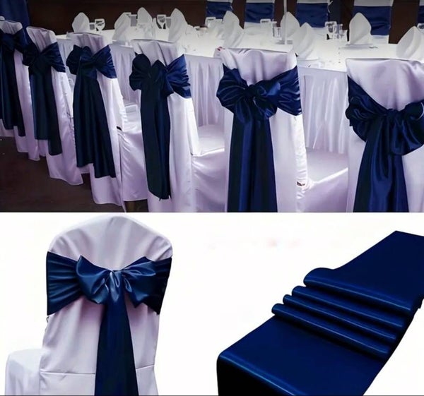Noeud en satin bleu profond
