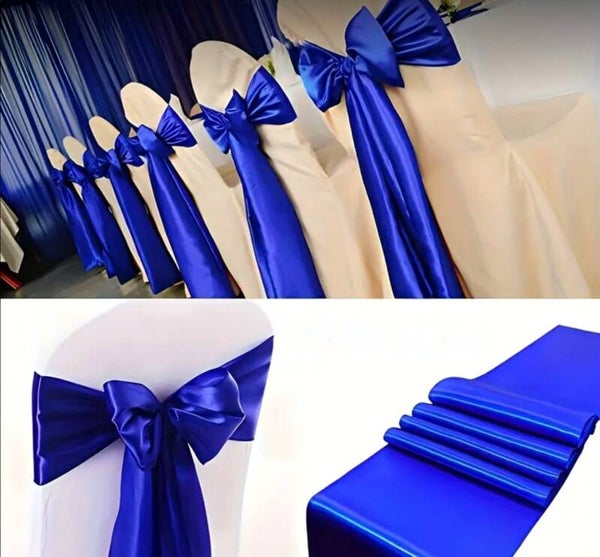 Noeud en satin bleu royal
