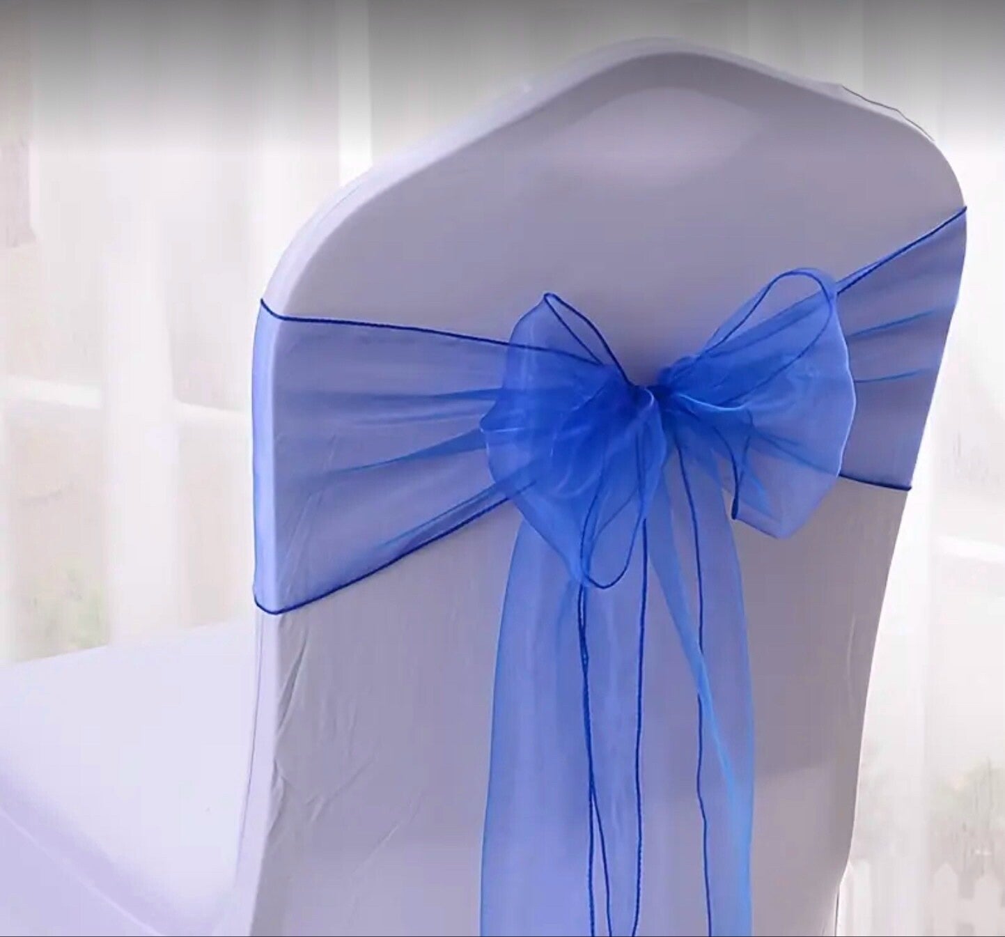 Noeud en organza bleu royal