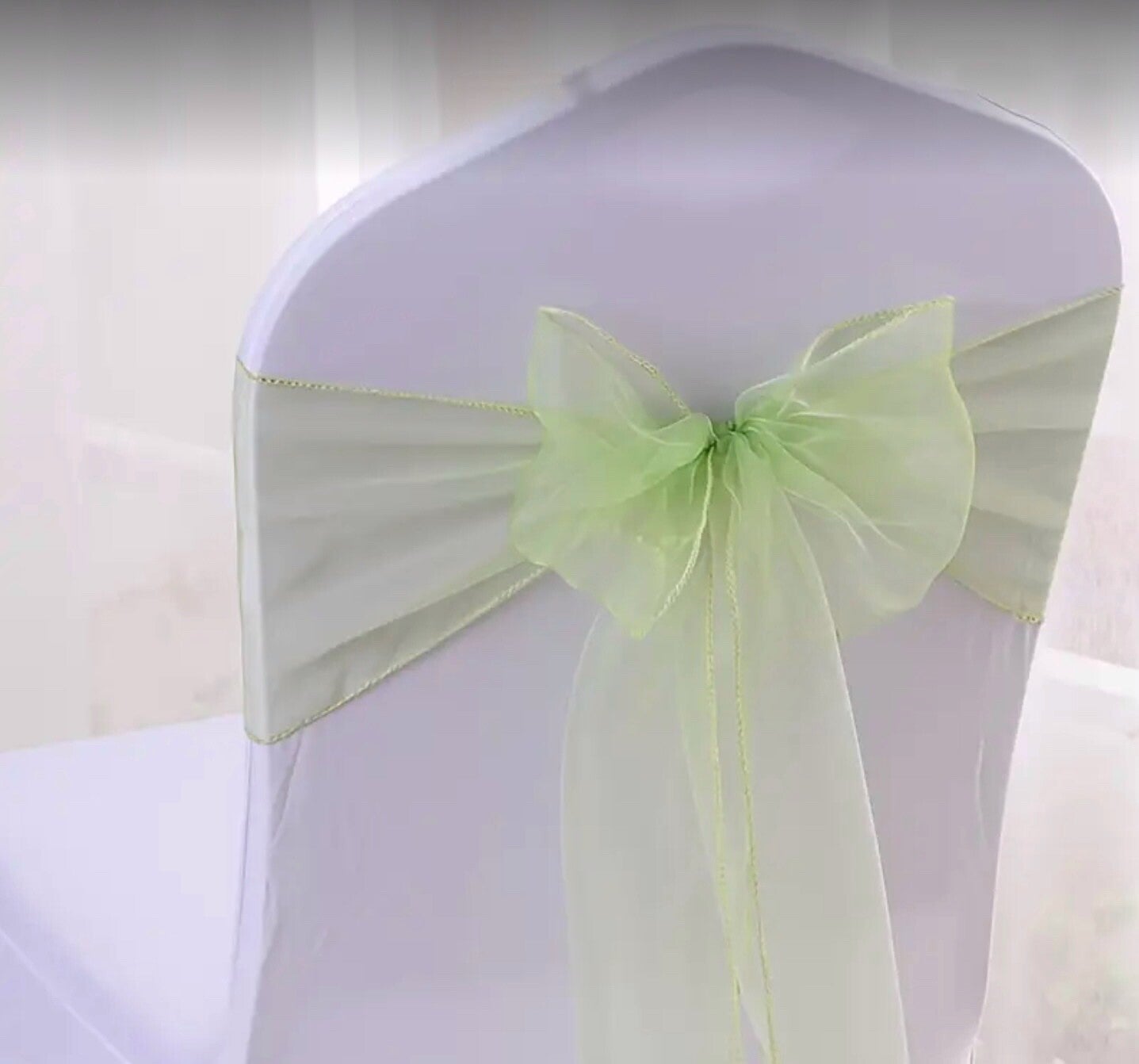 Noeud en organza vert clair