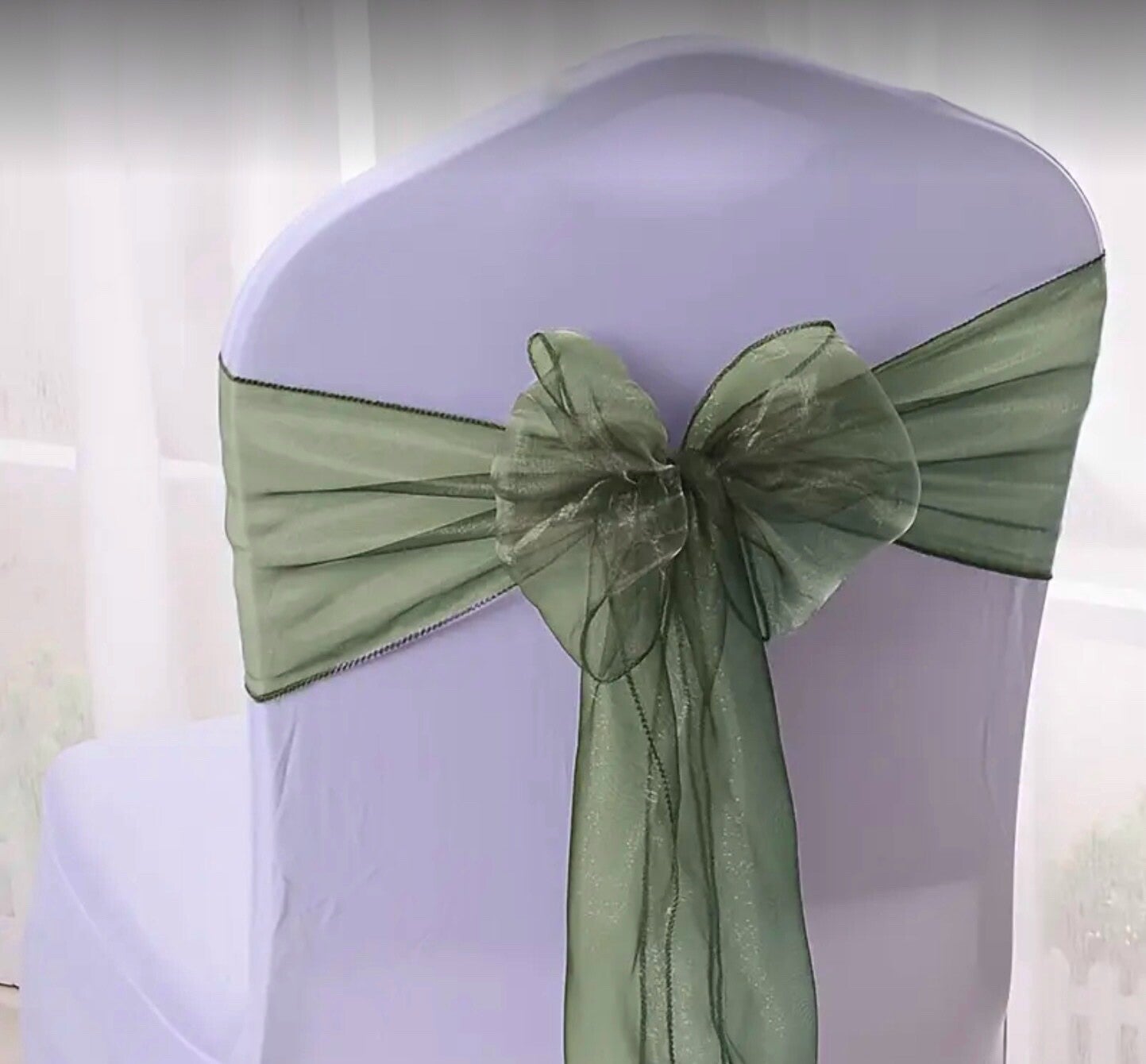Noeud en organza vert profond