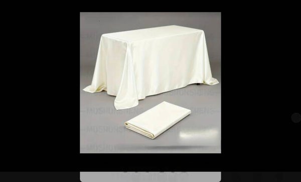 Nappe en satin beige