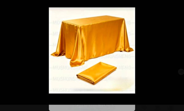 Nappe en satin dorée