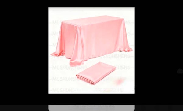Nappe en satin pêche