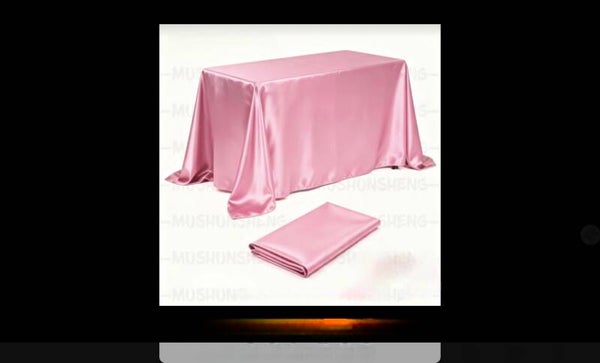 Nappe en satin rose