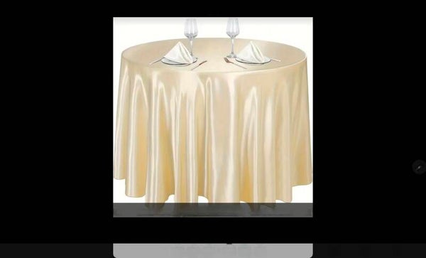 Nappe en satin blanc ivoire