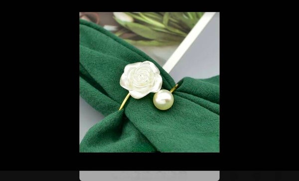 Rose boule blanche
