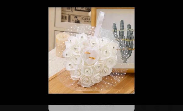 Coussin coeur et perle