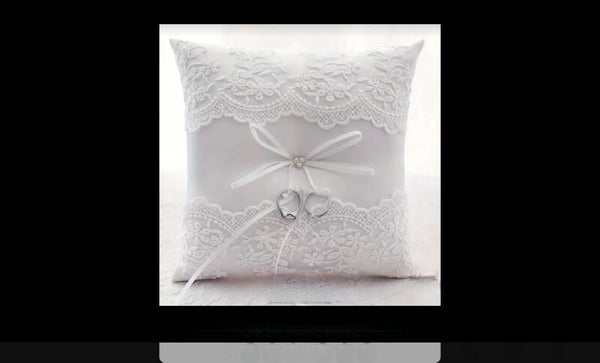 Coussin dentelle