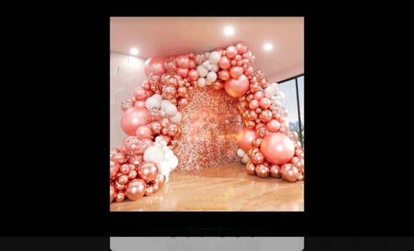 Ballons rose, doré et blanc